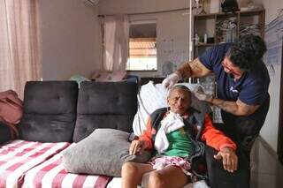 1viouaip0ki1u Preso à cama, PM aposentado luta para manter home care 24h