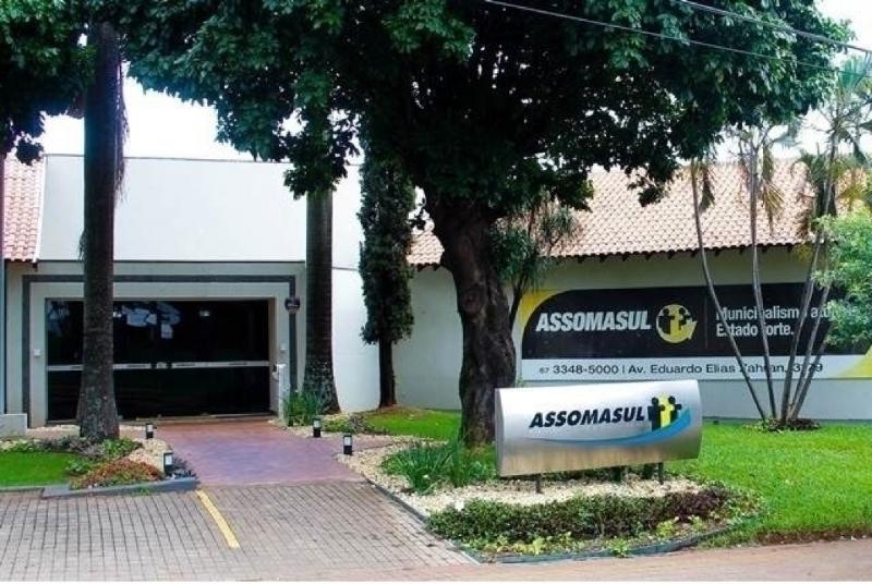 48f8a70750fb9210b88ce85d53fc6cd2 Assomasul firma contrato de R$ 14,7 milhões para capacitar servidores municipais