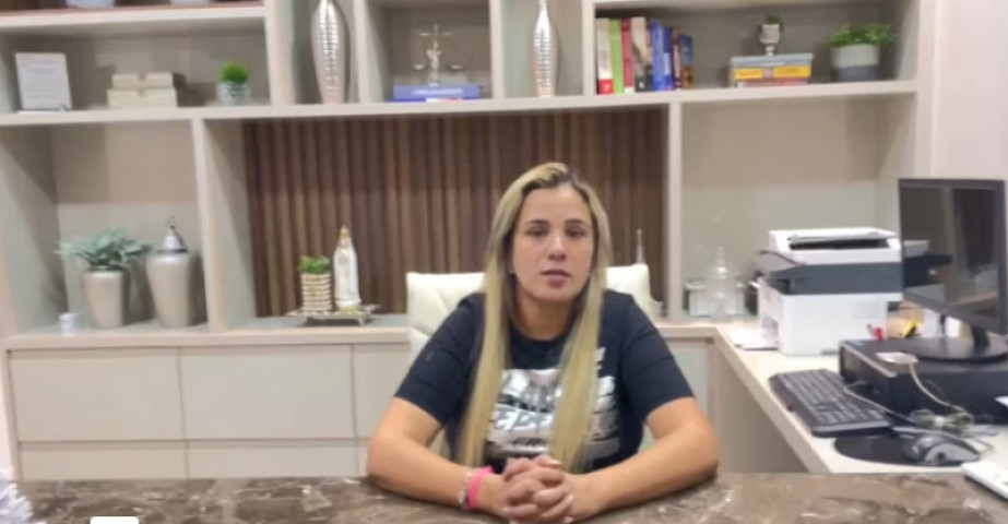apos-ter-casa-atingida-a-tiros-prefeita-de-coronel-sapucaia-diz-nao-ter-inimigos-17360841357975-thumb Após ter casa atingida a tiros, prefeita de Coronel Sapucaia diz não ter inimigos
