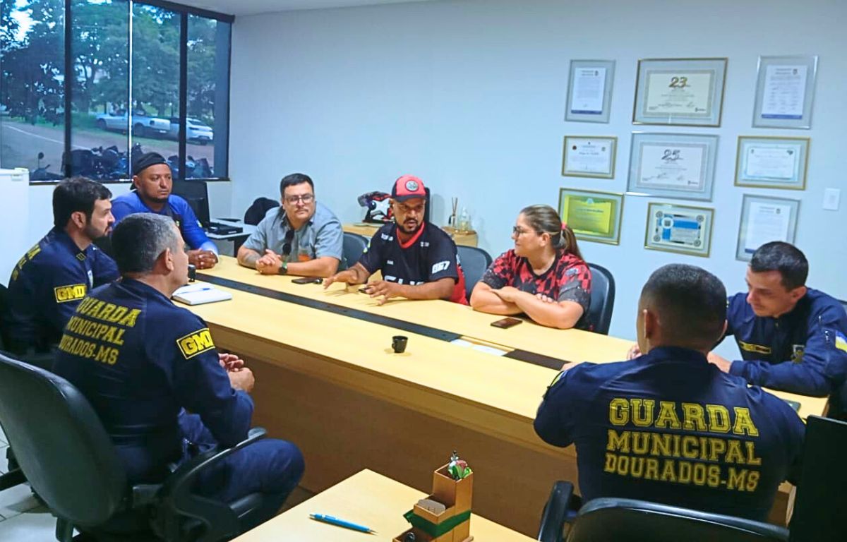 WhatsApp-Image-2025-02-04-at-09.26.04 Guarda Municipal reúne moto-entregadores para alertar sobre segurança no trânsito