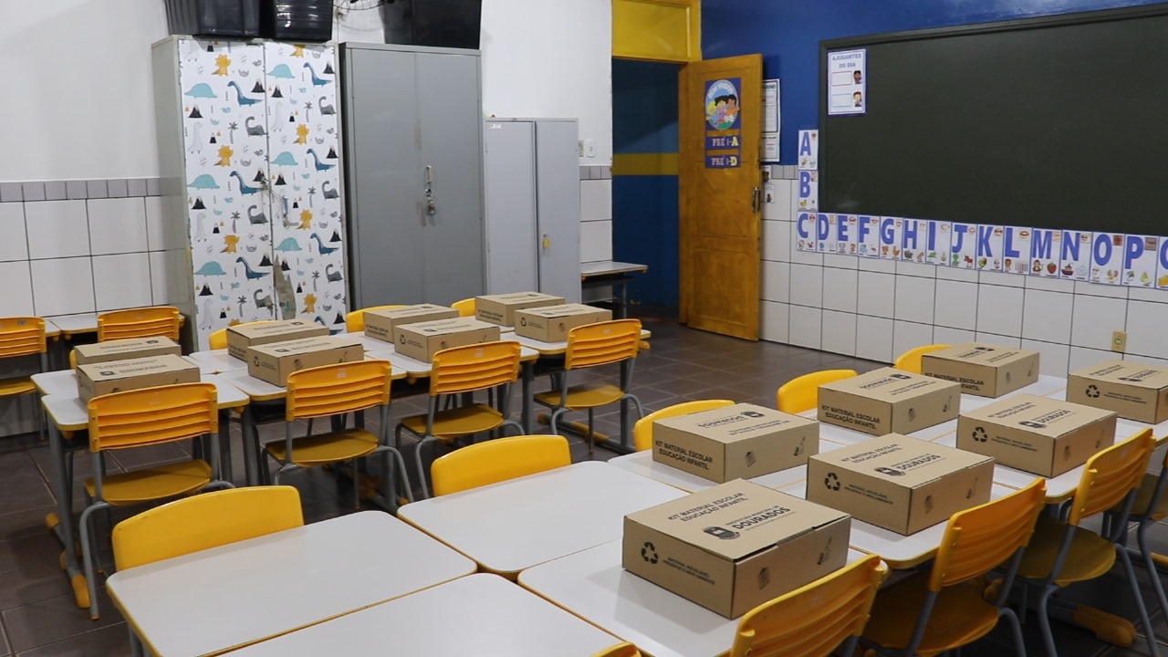 WhatsApp-Image-2025-02-07-at-12.05.42 Prefeitura recebe mais de 30 mil alunos e entrega kits escolares na segunda-feira