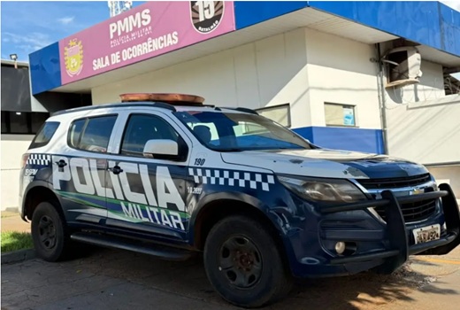 Homem é preso em flagrante após ameaçar filho com faca e agredir companheira em Rio Brilhante
