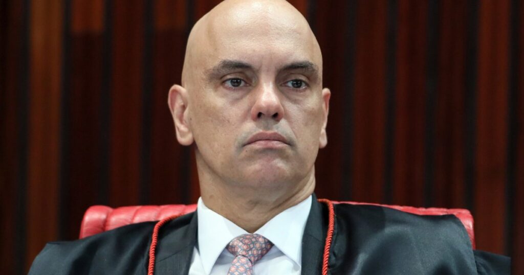Moraes abre prazo para PGR se manifestar sobre pedido da defesa de Bolsonaro