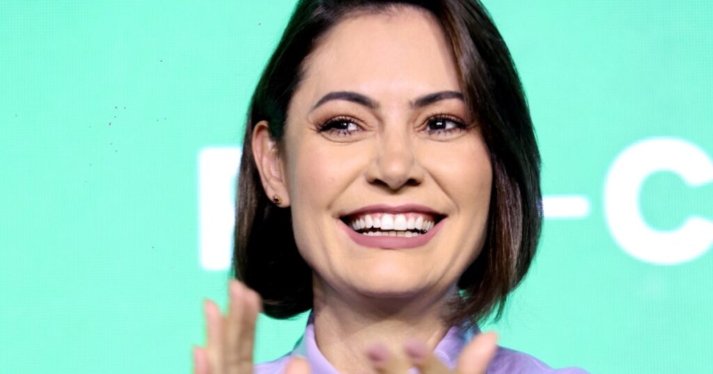 Michelle Bolsonaro confirma candidatura ao Senado pelo Distrito Federal