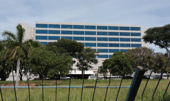 Governo de MS prorroga reforma de UTIs do Hospital Regional por 1 ano