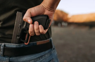 Projeto para dar porte de armas para empresários avança na Câmara dos Deputados