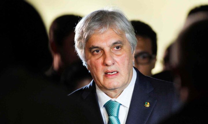 Delcídio do Amaral registra candidatura ao Governo de MS em 2026