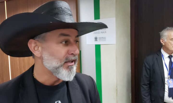 Na Alems, Juliano Ferro reforça apoio a Vander Loubet