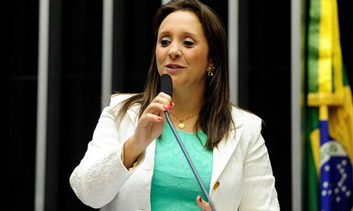 Podemos decide manter neutralidade na eleição presidencial e descarta vaga de vice com Flávio Bolsonaro