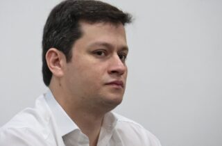 TRE-MS multa Renato Gomes em R$ 5 mil por ataques a Eduardo Riedel