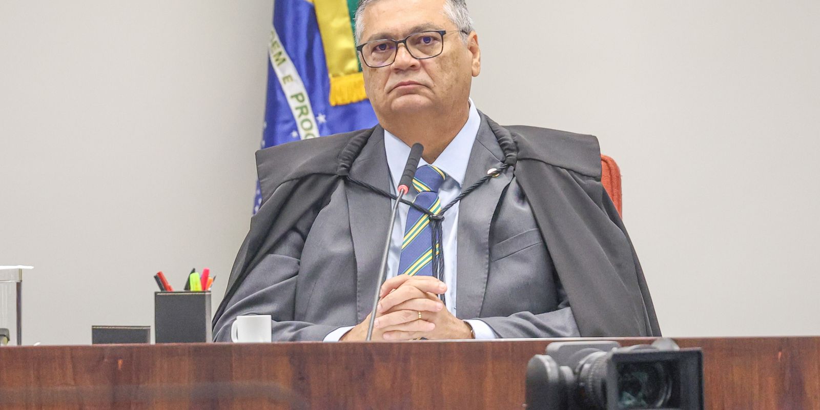 Flávio Dino derruba decisão de André Mendonça e libera postagem sobre Nossa Senhora