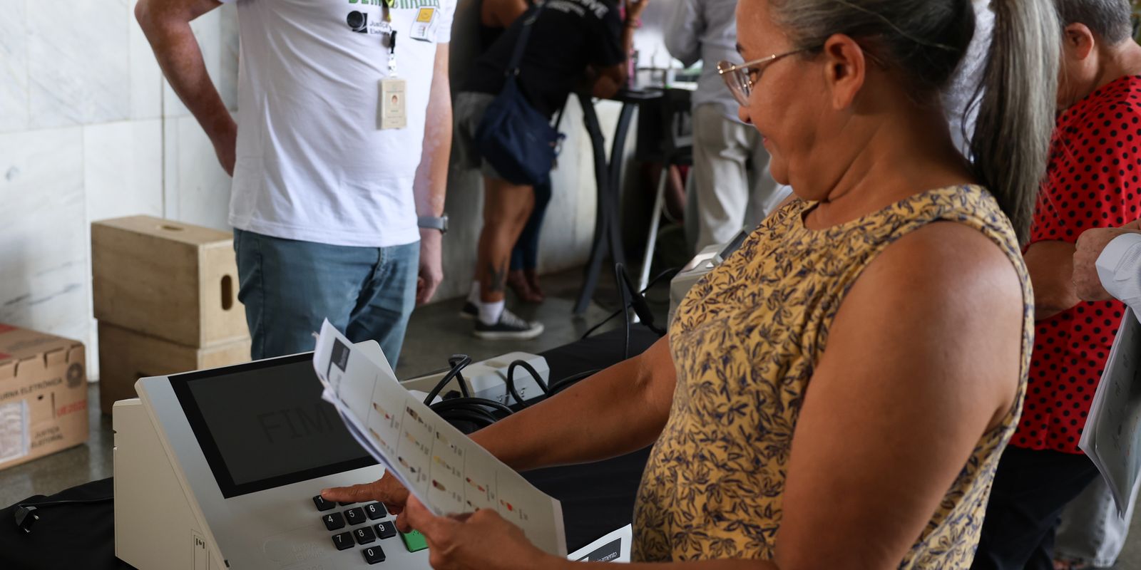 TRE-RJ inicia distribuição de 1,4 milhão de colas eleitorais para o pleito de 2026