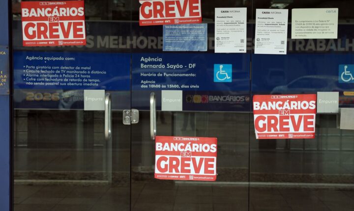 Bancários rejeitam proposta da Caixa e mantêm greve nacional