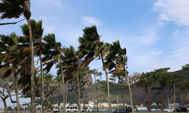 Defesa Civil emite alerta para ventos fortes e frente fria na cidade do Rio