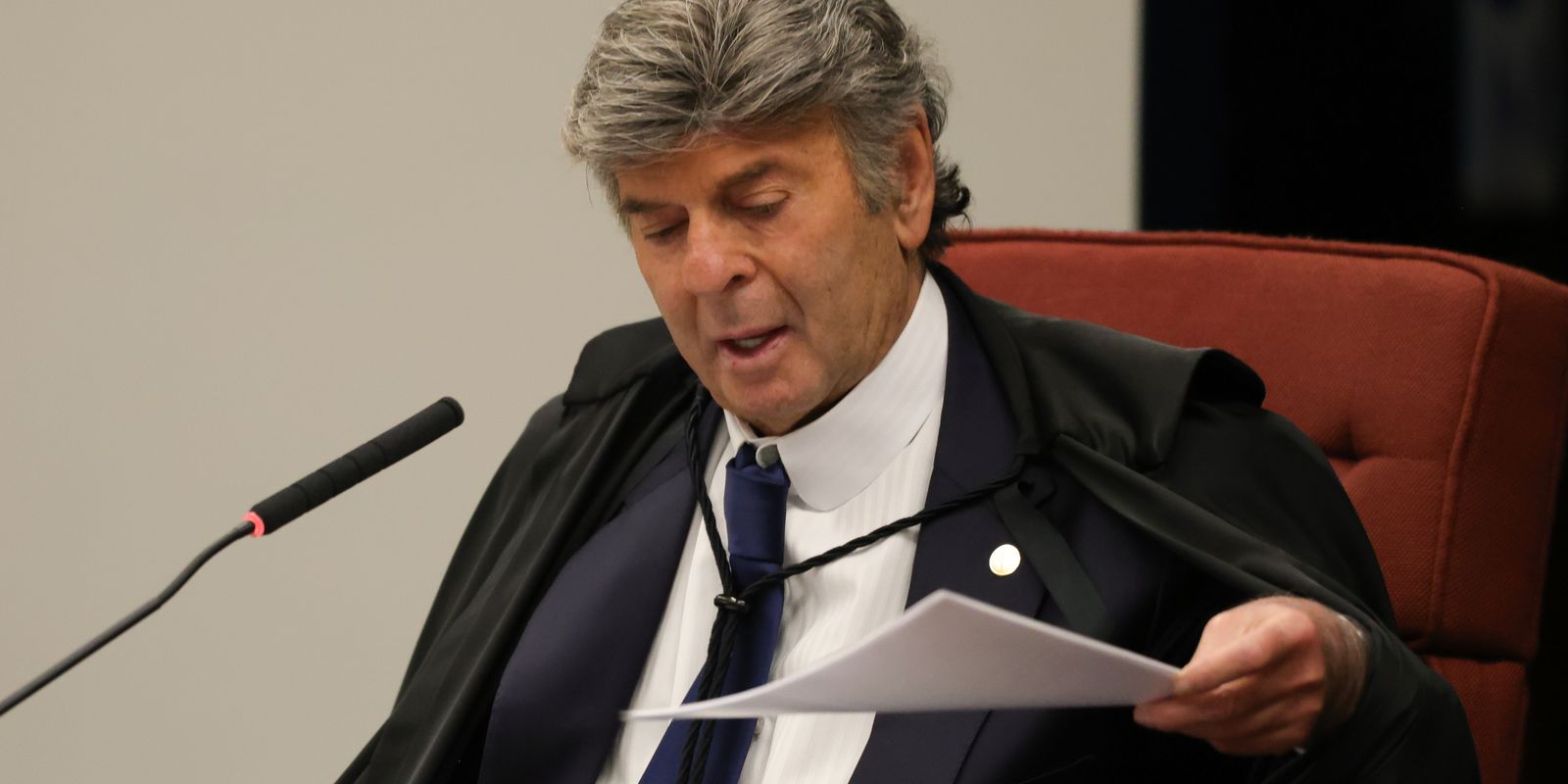 Ministro Luiz Fux assume relatoria de ação sobre acessos ao Senado envolvendo Viviane Barci e Daniel Vorcaro
