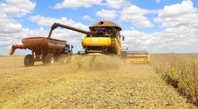 Do “agro é pop” à dívida bilionária, campo enfrenta tempestade perfeita