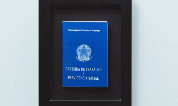 André Mendonça, do STF, prorroga suspensão de multas por saúde mental nas empresas por mais 90 dias