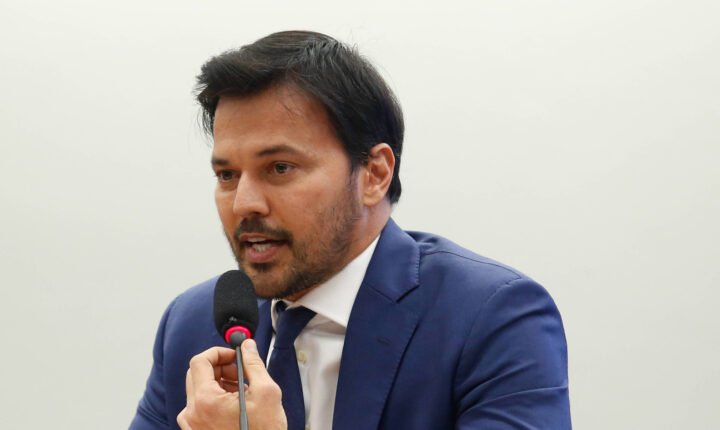 Ex-ministro Fabio Faria processará sites e figuras públicas por inverdades sobre festa