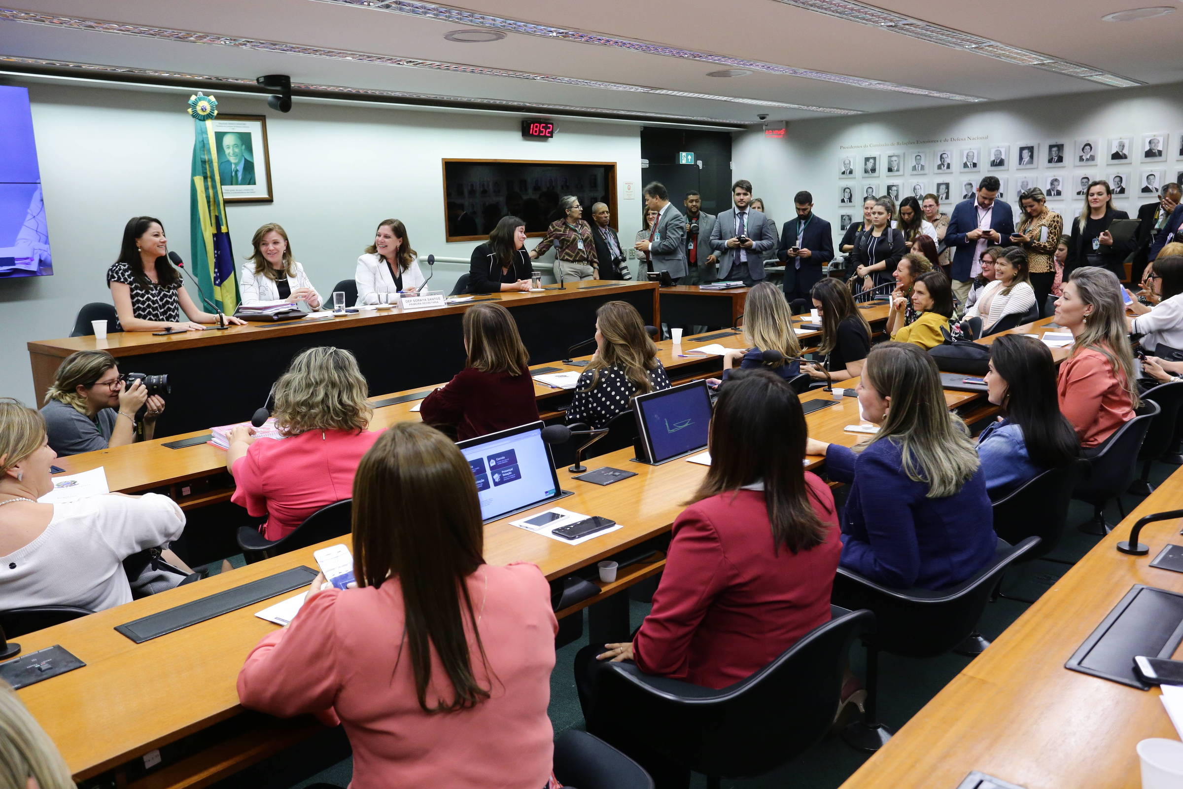 Vale a pena votar em qualquer mulher nas eleições?