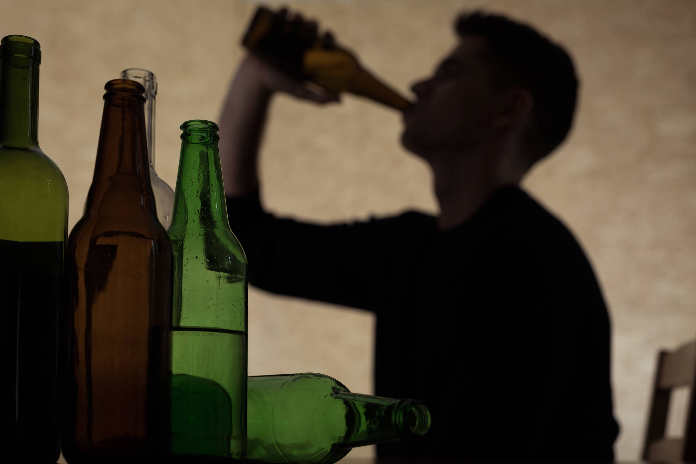 Consumo de álcool na adolescência afeta maturação do cérebro e deixa marcas até a vida adulta