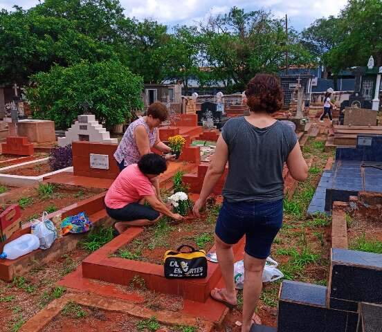 Preparação para Finados suspende obras e exumações nos cemitérios públicos de Campo Grande