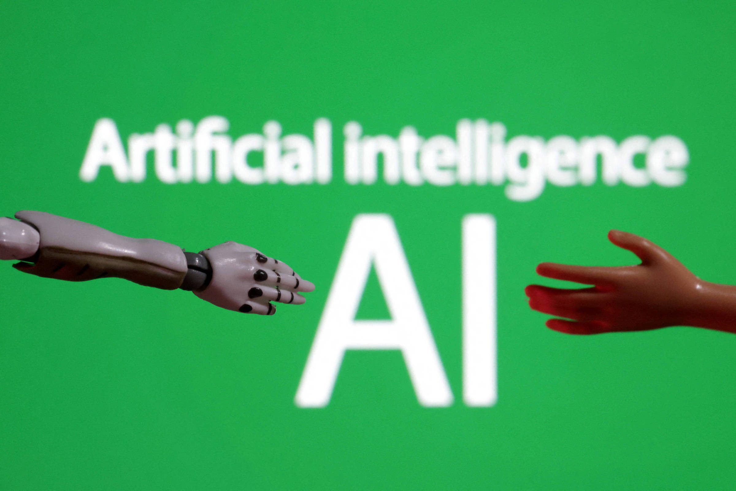 Chatbots de IA assumem papel de confidentes e geram debates sobre vínculos afetivos