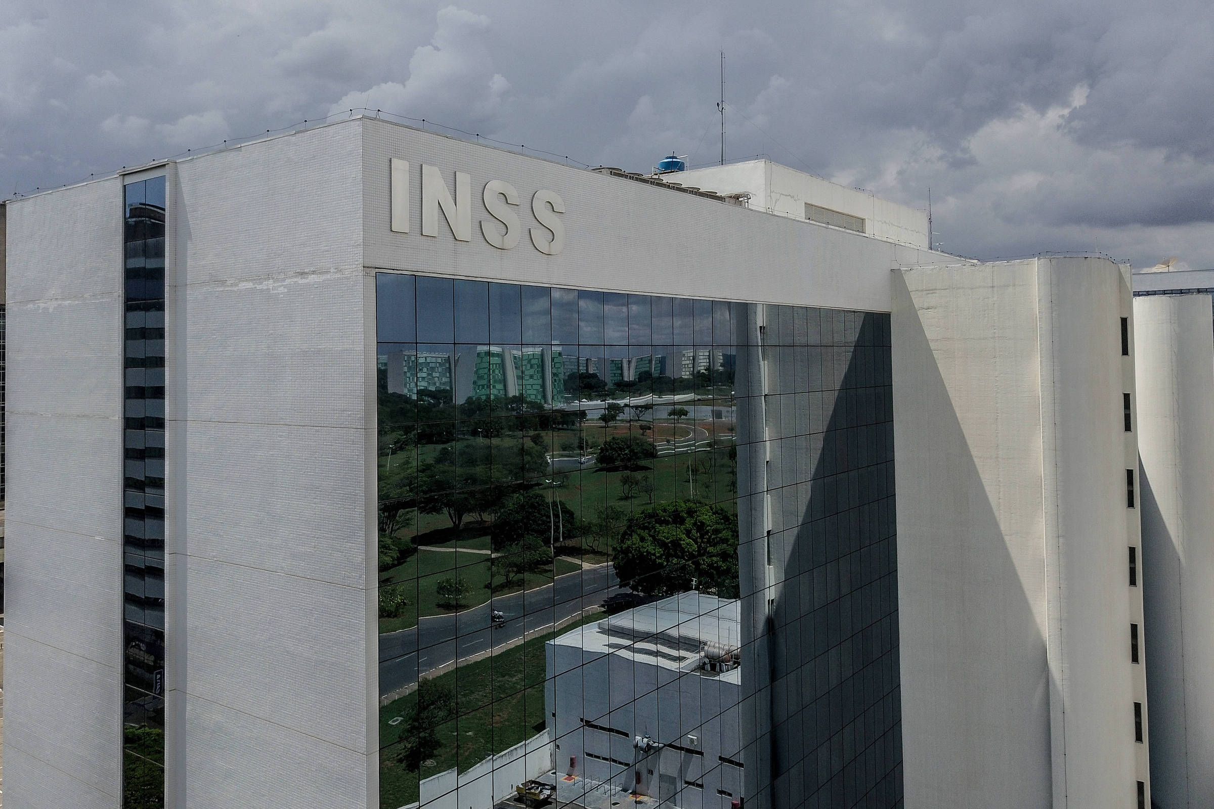 Como as empresas de apostas esportivas driblam o recolhimento ao INSS
