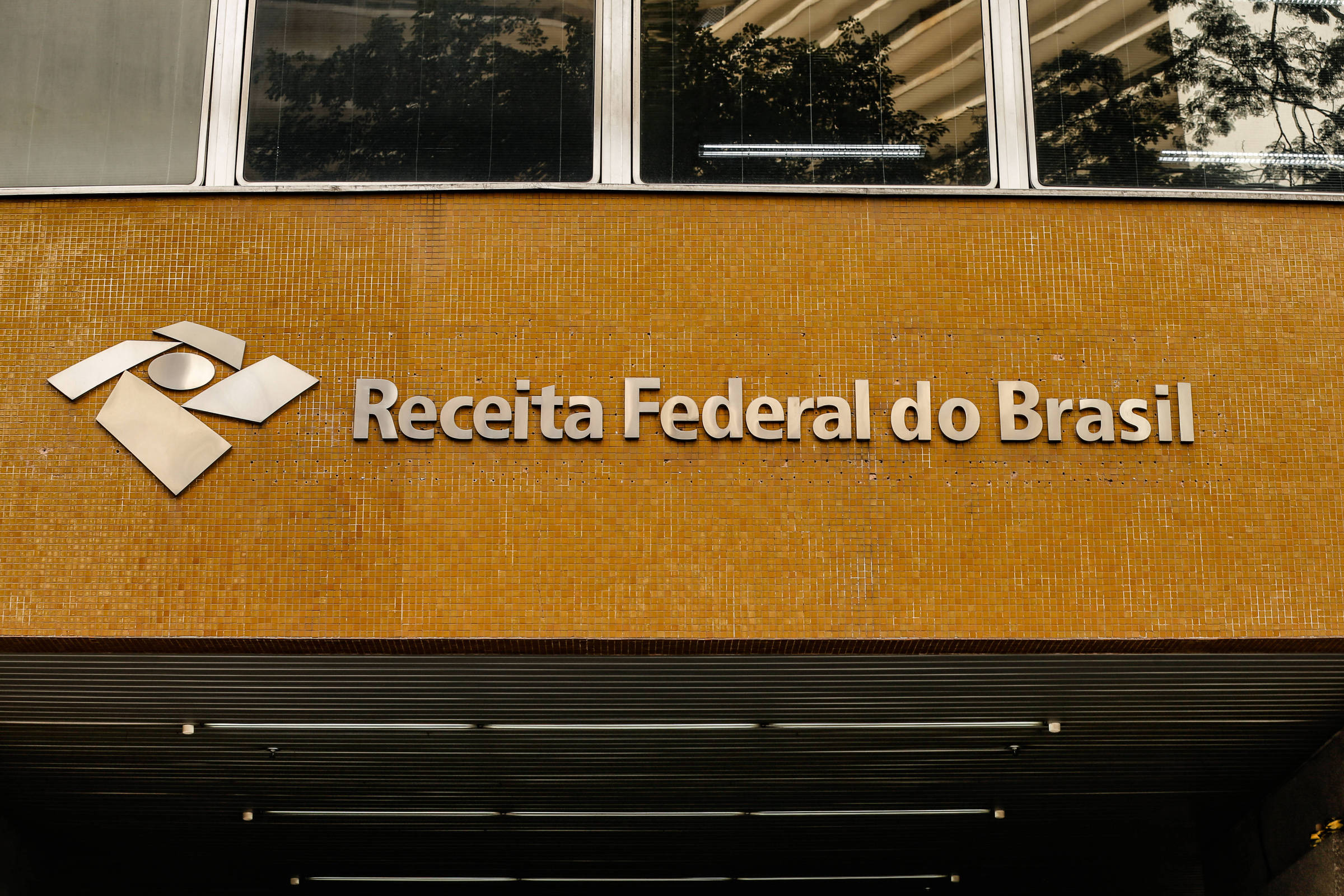 Receita Federal paga lote residual do Imposto de Renda a 412 mil contribuintes nesta quarta-feira