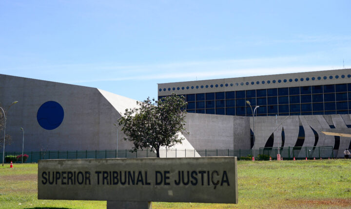 STJ afasta CDC de bancos e valida o encerramento unilateral de contas-correntes