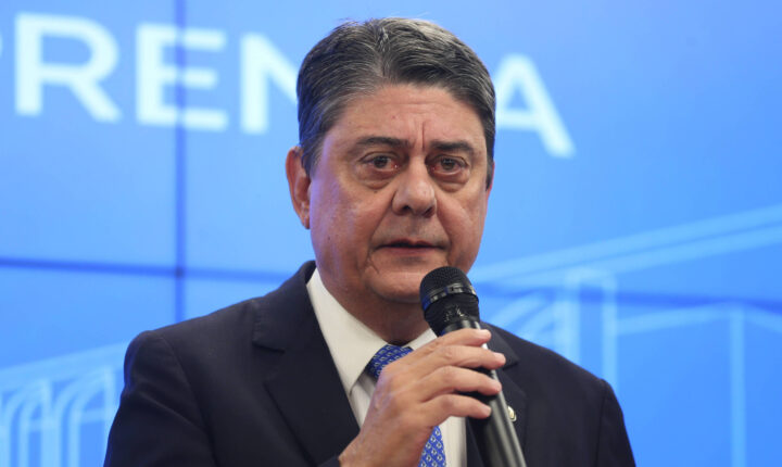 Presidente da ANS diz que orienta amigos e familiares a recorrerem à Justiça contra planos de saúde