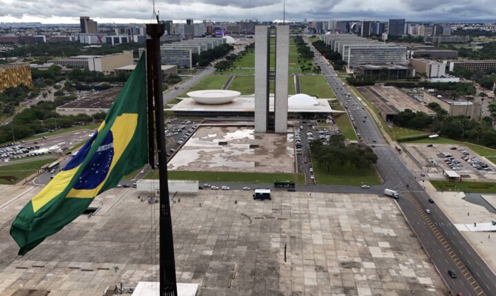 A estrutura não vota: reflexões sobre a responsabilidade do eleitor nas urnas