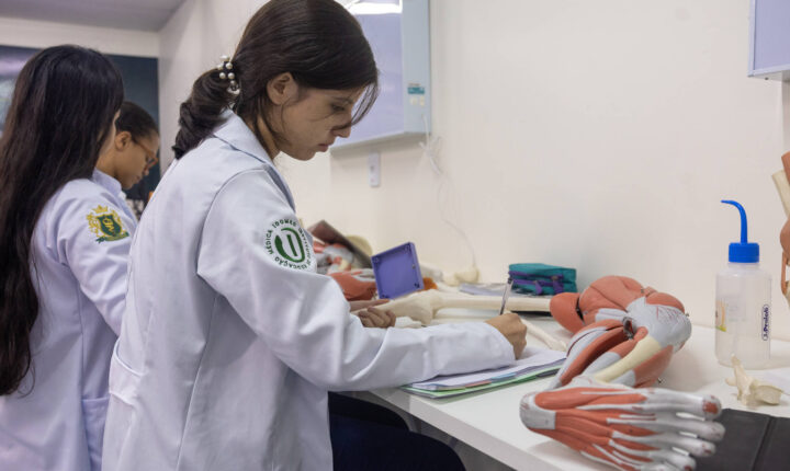 Dona da Estácio incorpora Afya e cria gigante do ensino médico no país