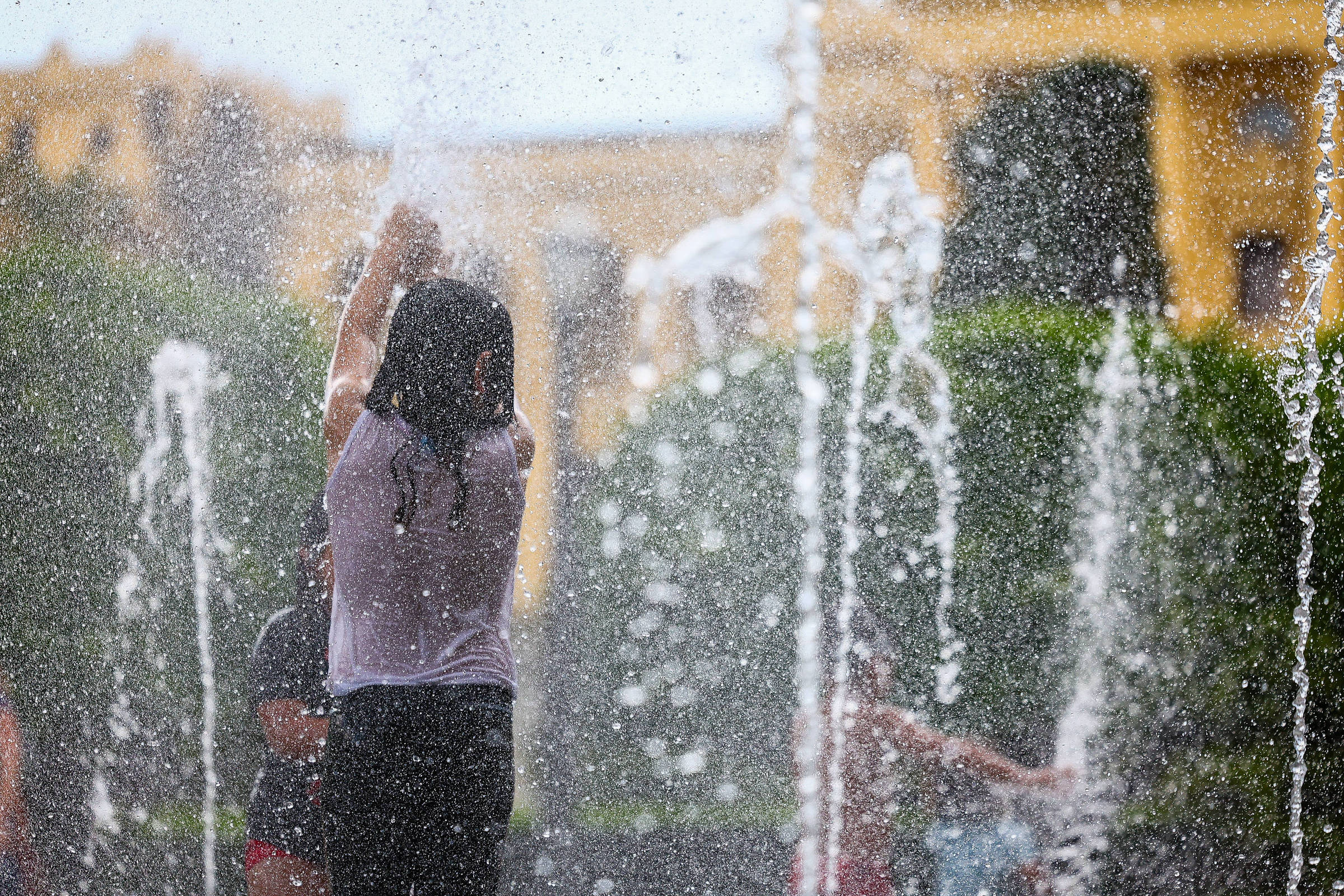 São Paulo pode registrar calor de 34°C e pancadas de chuva nesta terça-feira