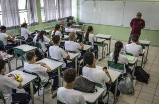 Boulos debate com entidades de educação críticas a modelo de escolas cívico-militares