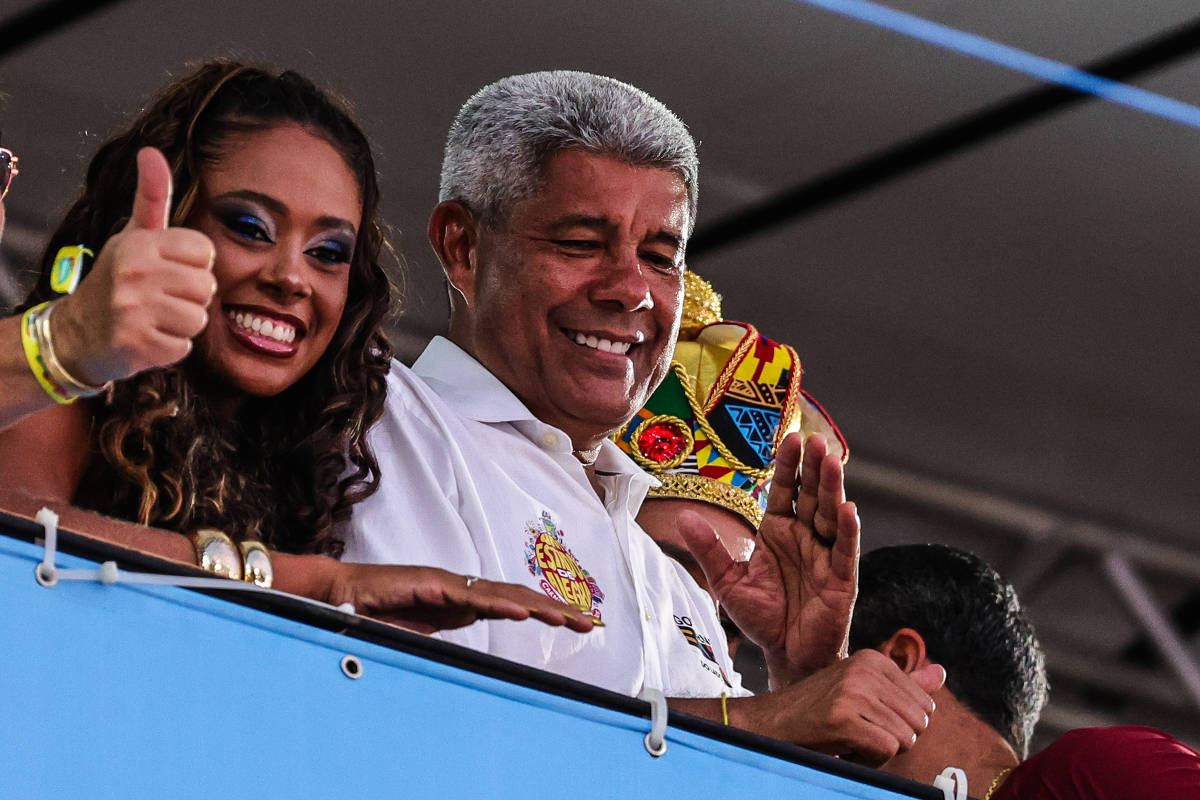 Governador da Bahia usou helicóptero que foi disponibilizado por ex-sócio do Master a Wagner