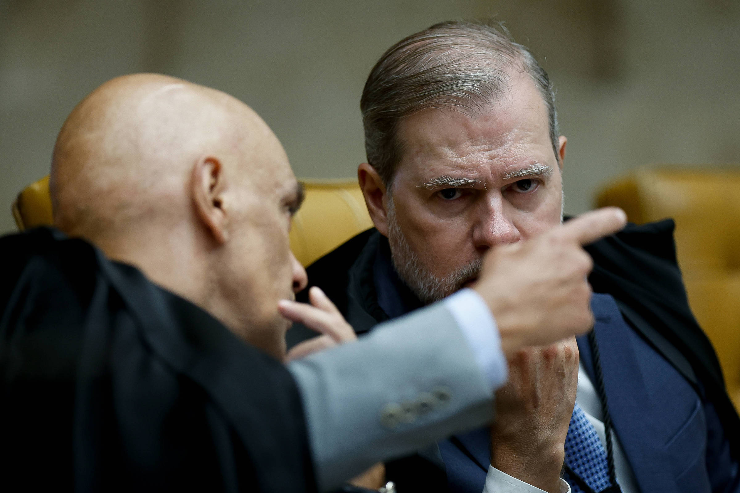 Investigação da Polícia Federal aponta ligações de ministros do STF com o ex-banqueiro Daniel Vorcaro, dono do Banco Master