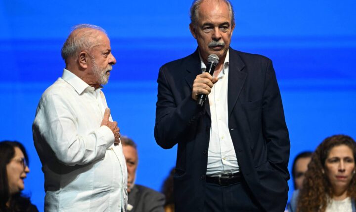 Aloizio Mercadante tira férias do BNDES para atuar na campanha de reeleição de Lula