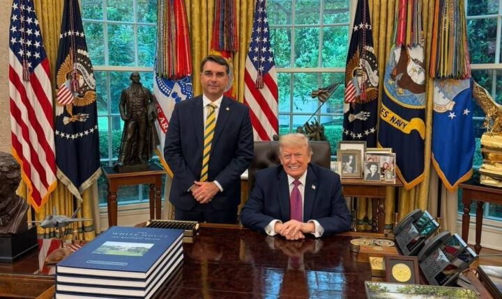 Flávio Bolsonaro rejeita apoio de Trump após revelação de documento dos EUA ligando tarifaço às eleições