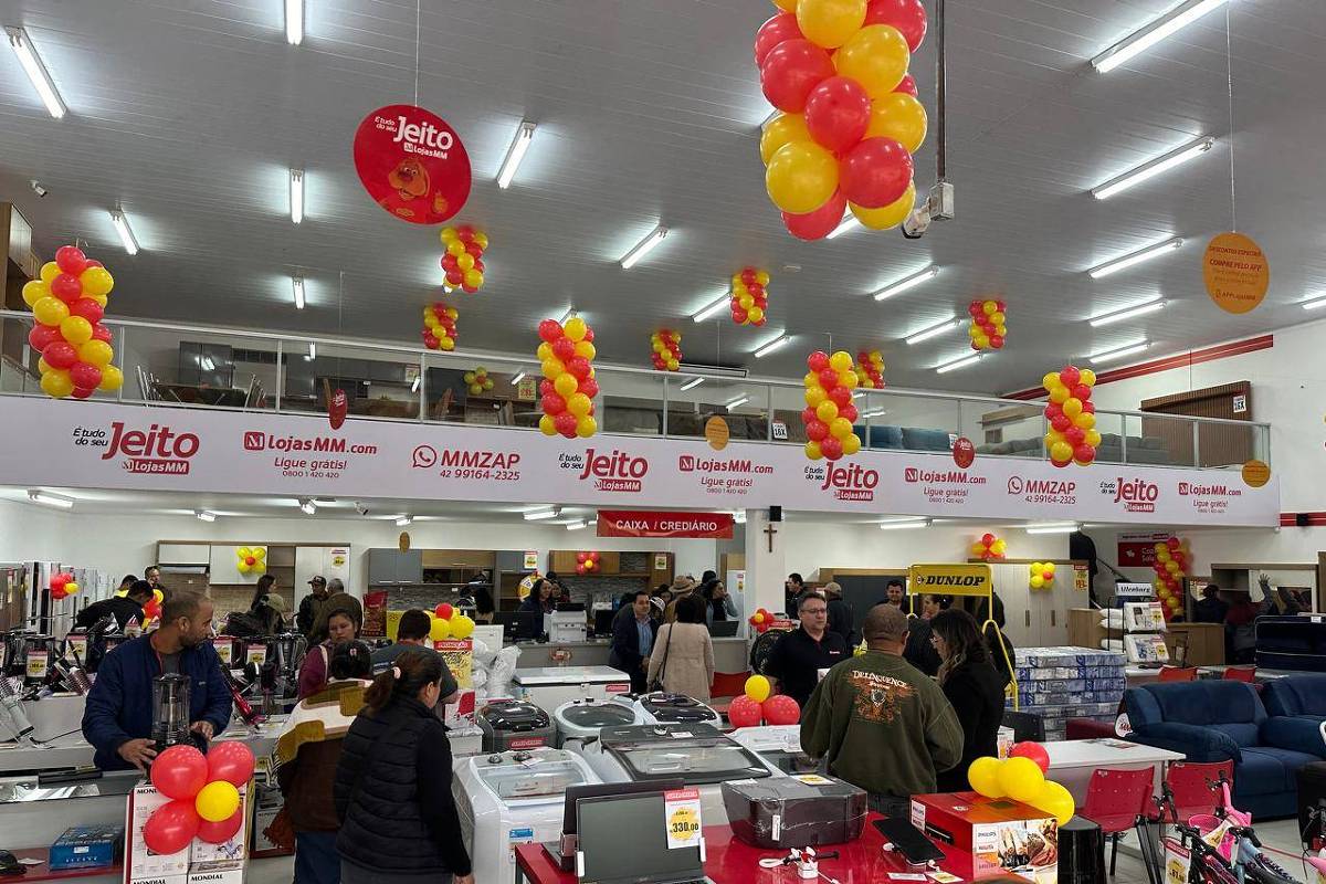 Vendas no varejo brasileiro recuam mais do que o esperado em julho, aponta IBGE