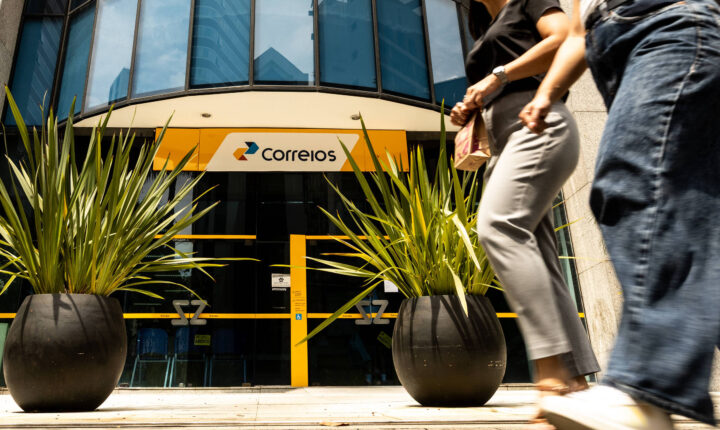 Trabalhadores dos Correios em São Paulo encerram greve após decisão do TST