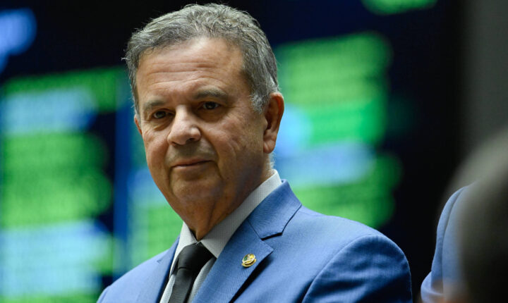 Líder da Oposição quer obrigar presidente do Senado a decidir sobre impeachment do STF em até 30 dias