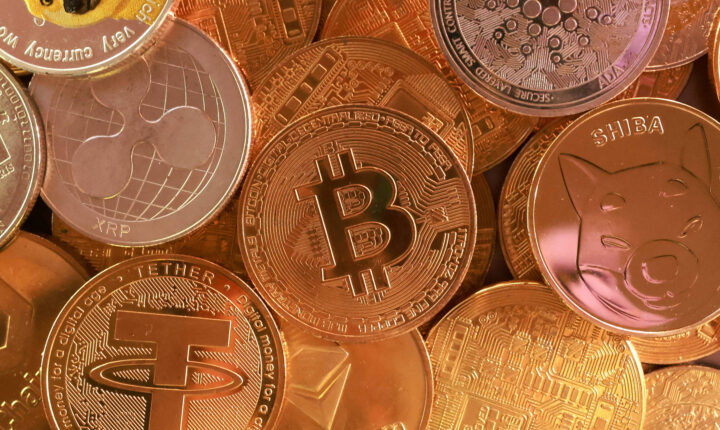 Corretora de criptoativos CoinEx anuncia fim das atividades após forte retração do setor