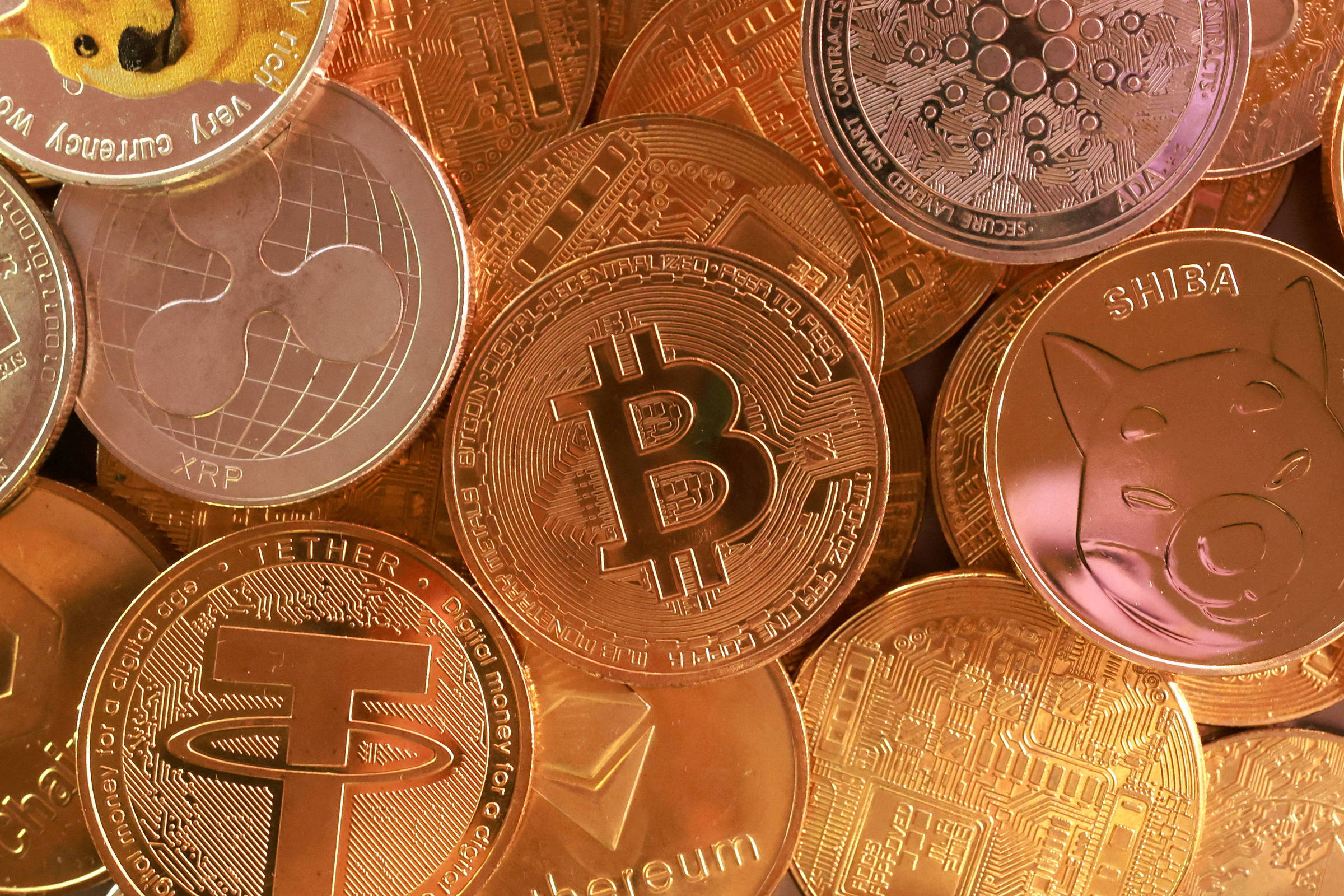 Corretora de criptoativos CoinEx anuncia fim das atividades após forte retração do setor