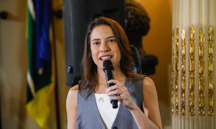 Raquel Lyra sugere laqueadura sem aval de mulher em evento passado e pede desculpas