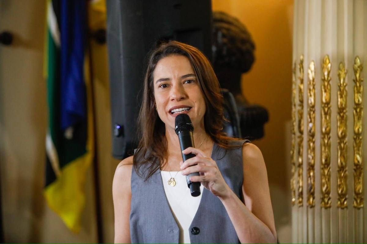 Raquel Lyra sugere laqueadura sem aval de mulher em evento passado e pede desculpas