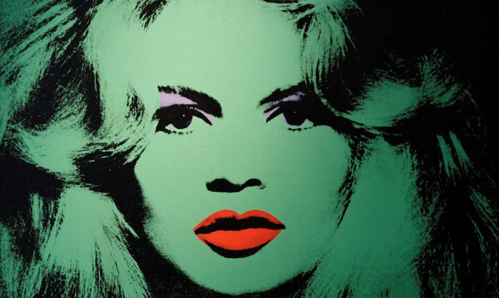 Objetos pessoais de Brigitte Bardot são leiloados em Paris e arrecadam quase € 1 milhão
