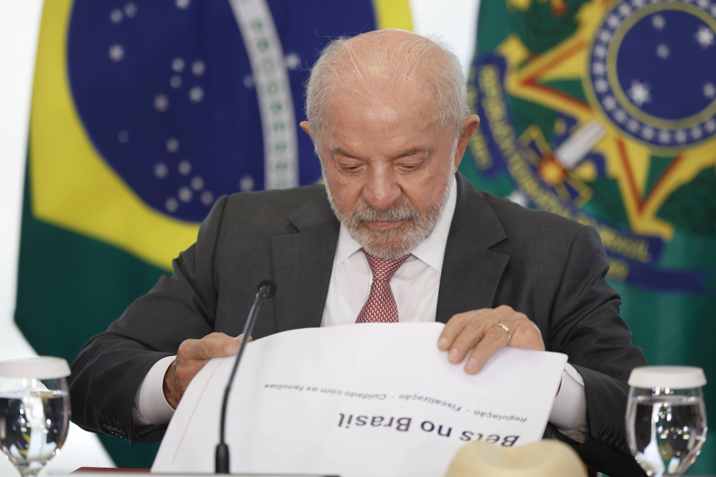 Governo Lula articula medidas tardias contra o impacto das bets e do custo de vida