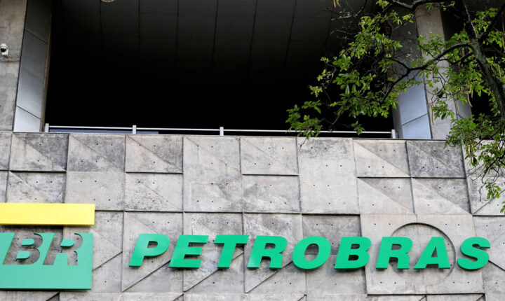 Petrobras assina contratos para explorar oito blocos na Costa do Marfim