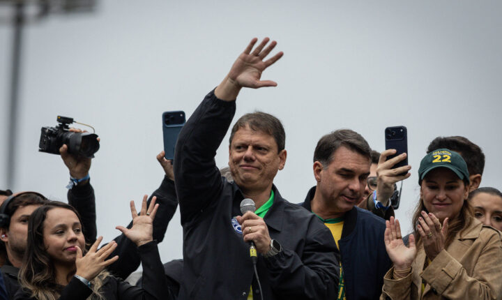 Tarcísio aciona a Justiça Eleitoral contra críticas de políticos do PSOL nas redes sociais