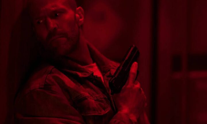 Filme B econômico, ‘Código: Vingança’ aposta na ação direta e em Jason Statham